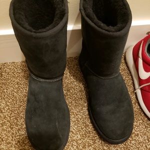 Black uggs